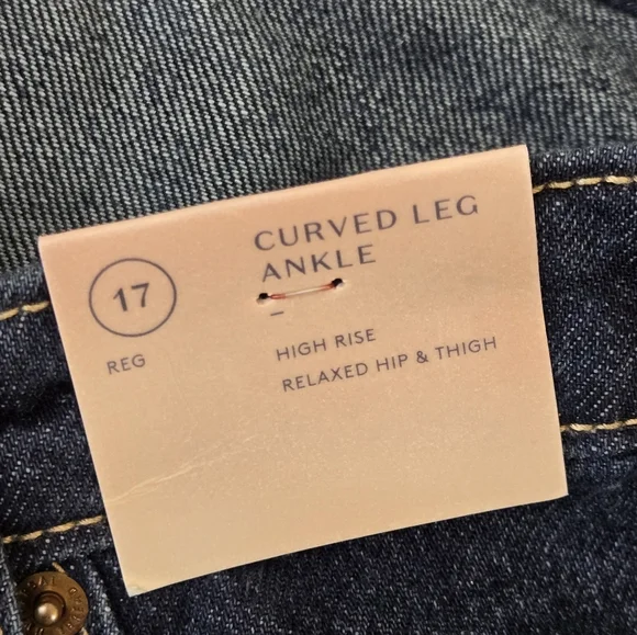 NWT UT Curved Leg Barrel Jeans 17 - Picture 8 of 13
